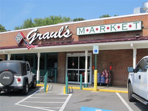 Graul's market - It was around 1920 when Fred and Esther Graul opened the first Graul’s Market on Monument Street in Baltimore. In 1945 when their son, Harold Sr., returned from World War II he and his wife ...